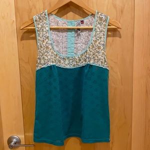 Three Stones Tank
